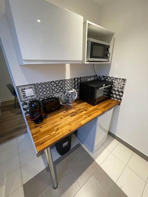 Le Sunny-Hyper Centre -Proche Gare - Paisible -Wifi Hd -Netflix-Ideal Couple Business Et Famille Niort Exterior photo